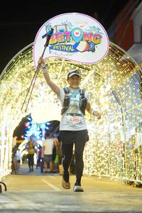 BIB: 5205
                            <button type="button" onclick="openModal(21830235)" class="btn btn-primary btn-sm float-right btn-popup" data-toggle="modal" data-target=".modal-high-quality">
                        <i class="fas fa-shopping-cart"></i> Add to Cart
                    </button>
                                            <button type="button" onclick="isThisMe(21830235, true)" class="btn btn-success btn-sm float-right btn-popup btn-isme hidden" data-toggle="tooltip" data-placement="bottom" title="นี่คือรูปของคุณใช่ไหม คลิกที่นี่เพื่อเอาเข้าอัลบั้ม">
                        <i class="fas fa-plus"></i> Add to album
                    </button>
                    <button type="button" onclick="isThisMe(21830235, false)" class="btn btn-warning btn-sm float-right btn-popup btn-isnotme hidden">
                        <i class="fas fa-ban"></i> Remove from album
                    </button>